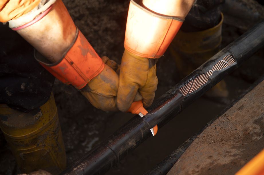 WPD jointer cutting into underground cables